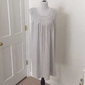 White sleeveless dress